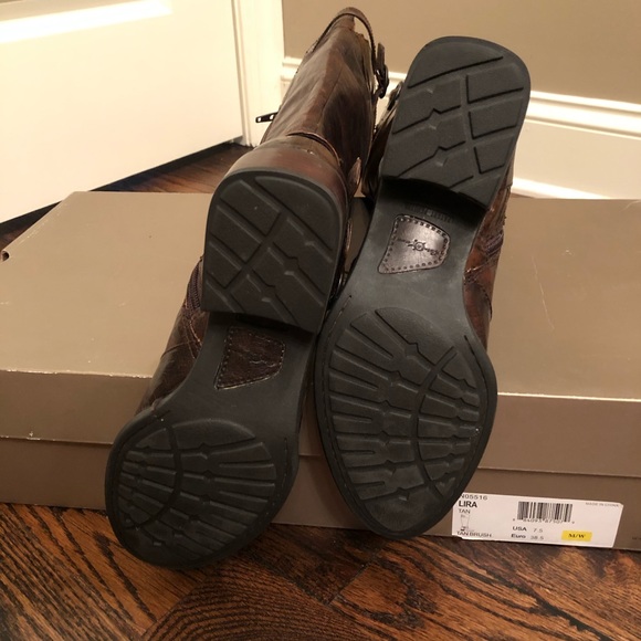 Born Lira Brushed Tan Boots - Picture 7 of 7